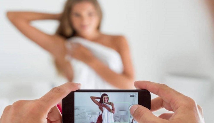 desnudos-bullyng facebook-nerdilandia